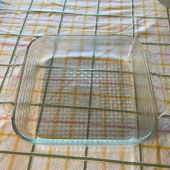 Pyrex Kitchen Vintage Pyrex 8 X 8 X 2 Baking Dish In Basket Weave